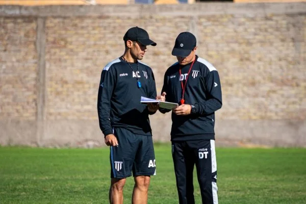 勒沃库森德甲开局两连败 滕哈格帅位危机与自救路径分析
